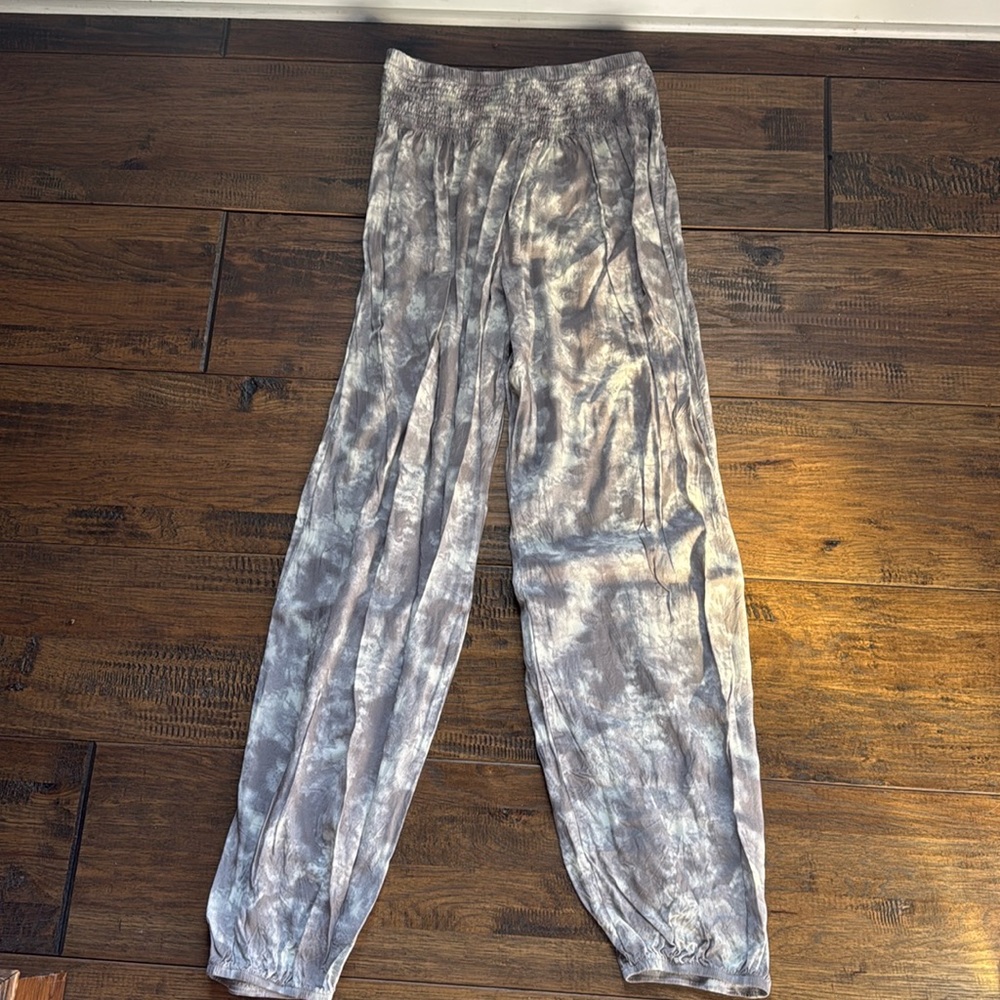 Lotus and Luna Gray/white Harem Pants Size S/M